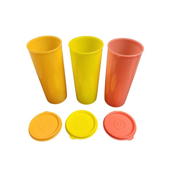 Tupperware Tumbler Set With Lids 3 Bright Colors Durable Plastic Retro Kitchenwa - Picture 1 of 2